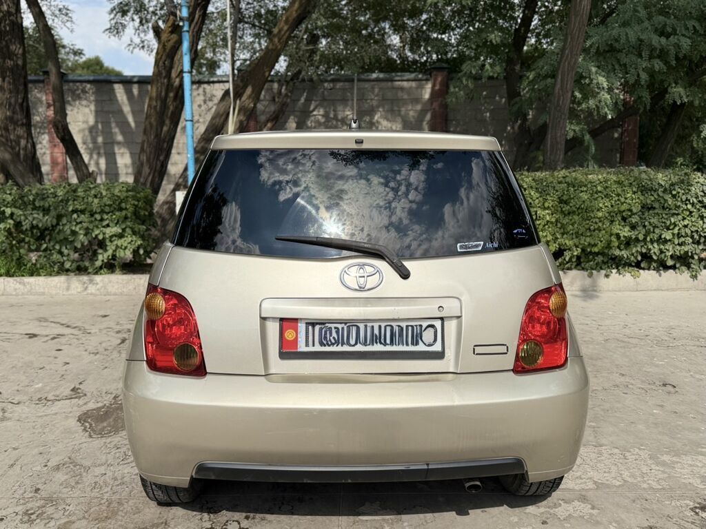 Toyota Ist: 2003 г., 1.3 л, Автомат, Бензин, Хэтчбэк: фото 6