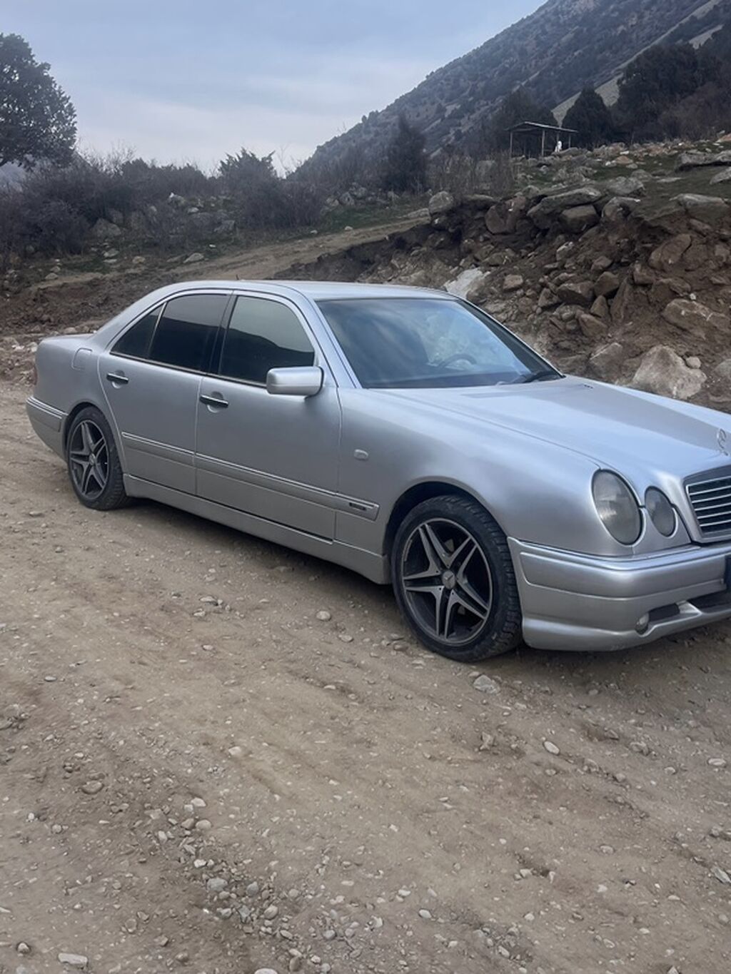 Mercedes-Benz E-Class: 1997 г., 3.2 л, Автомат, Газ, Седан: фото 3