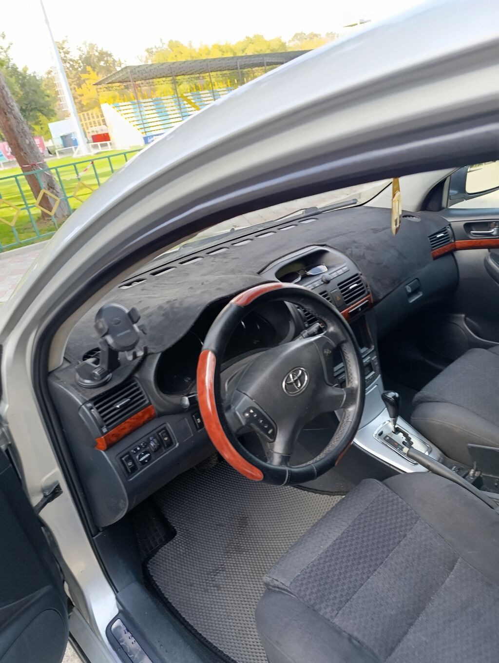 Toyota Avensis: 2006 г., 2 л, Автомат, Бензин, Седан: фото 5
