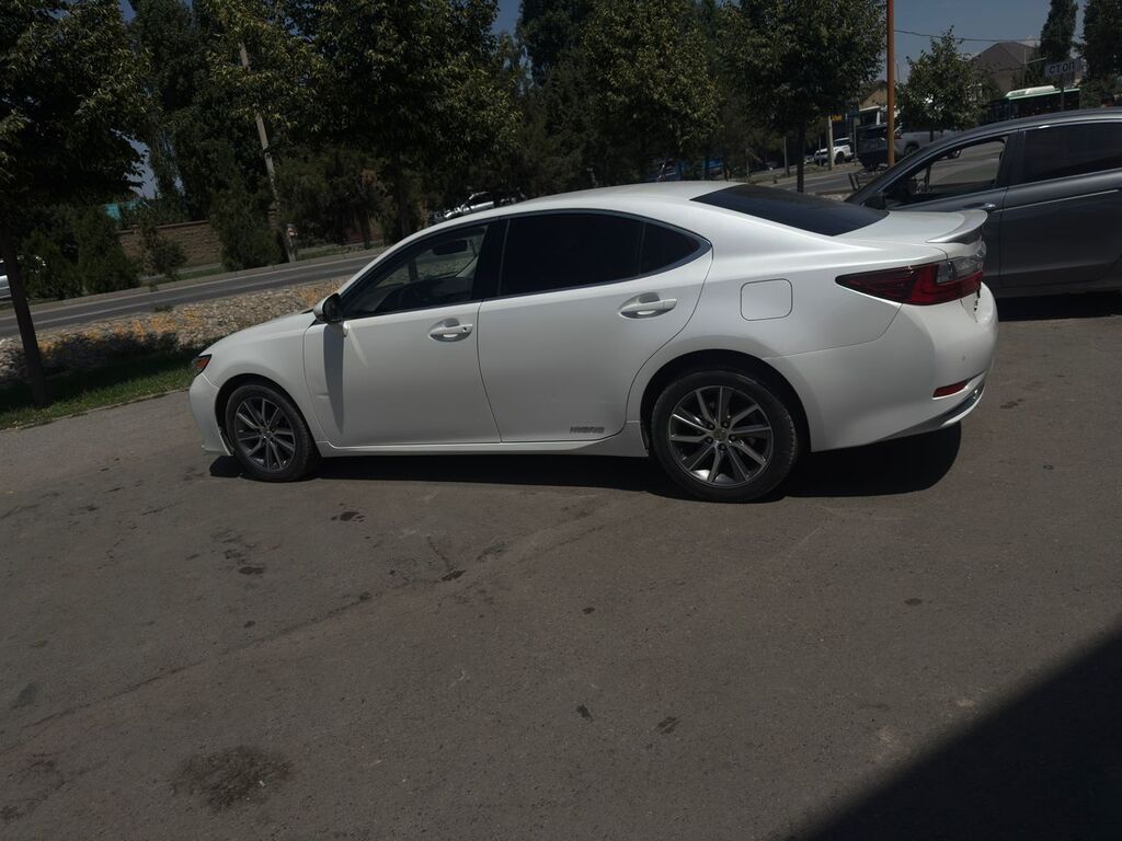 Lexus ES: 2016 г., 2.5 л, Автомат, Гибрид, Седан: фото 1