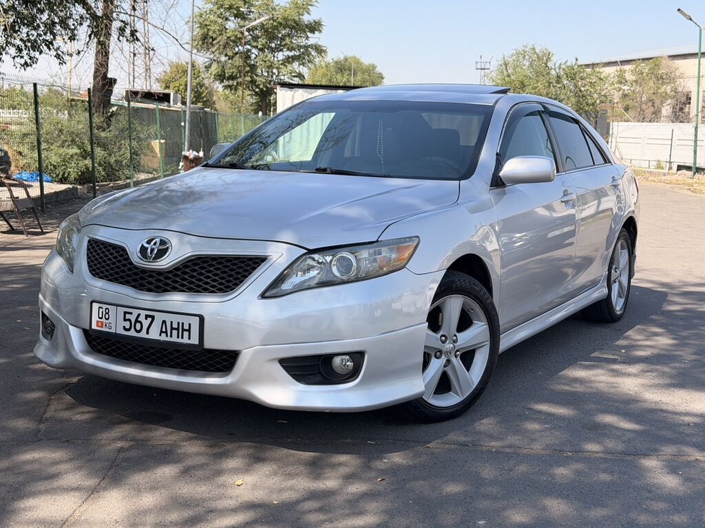 Toyota Camry: 2010 г., 2.5 л, Автомат, Бензин, Седан: фото 2