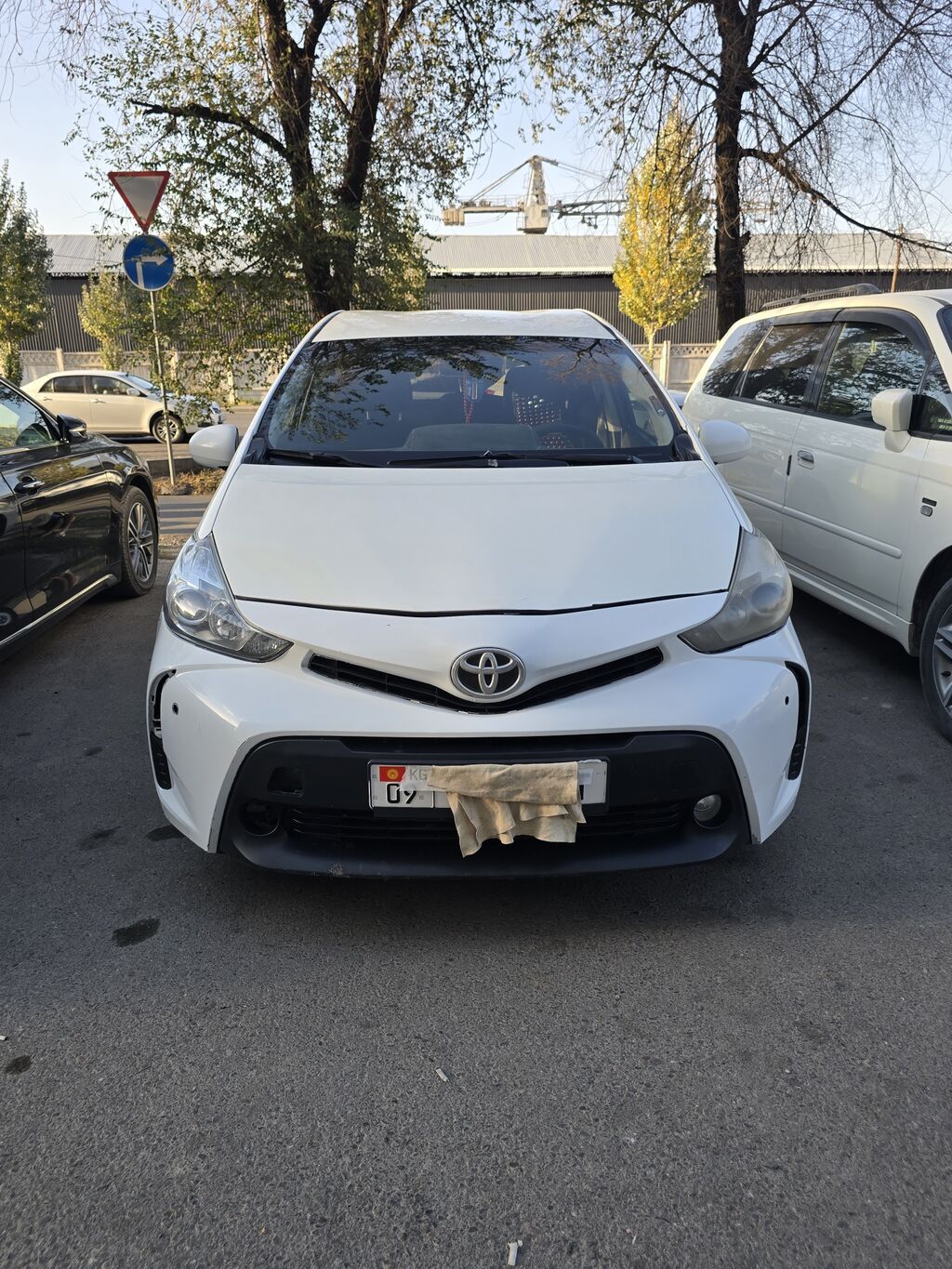 Toyota Prius: 2016 г., Автомат, Гибрид, Универсал: фото 2