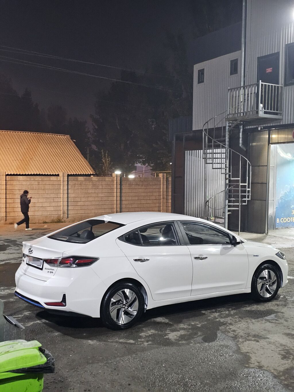 Hyundai Elantra: 2020 г., 1.6 л, Автомат, Гибрид, Седан: фото 3