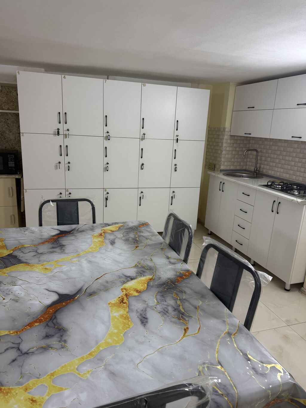 Gəncənin tam mərkəzi̇ndə-,ti̇bb kolleci̇,aqrar uni̇versi̇tetə-5-7