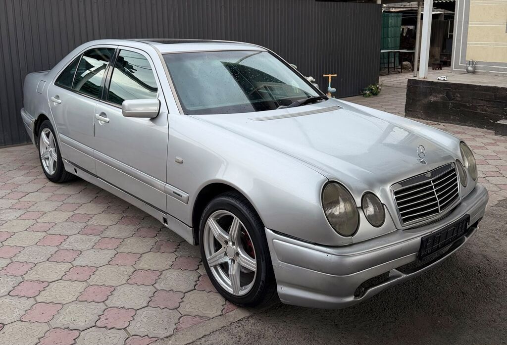 Mercedes-Benz E-Class: 1998 г., 2 л, Механика, Газ, Седан: фото 4