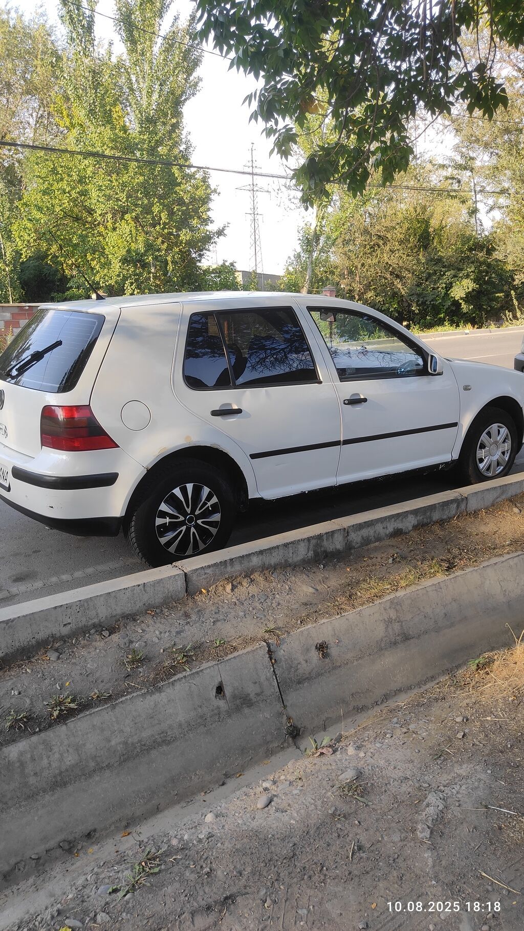 Volkswagen Golf: 1998 г., 2 л, Механика, Бензин: фото 2