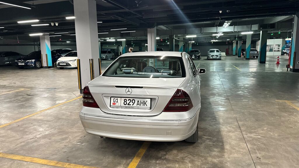 Mercedes-Benz C-Class: 2001 г., 2.2 л, Автомат, Дизель: фото 2