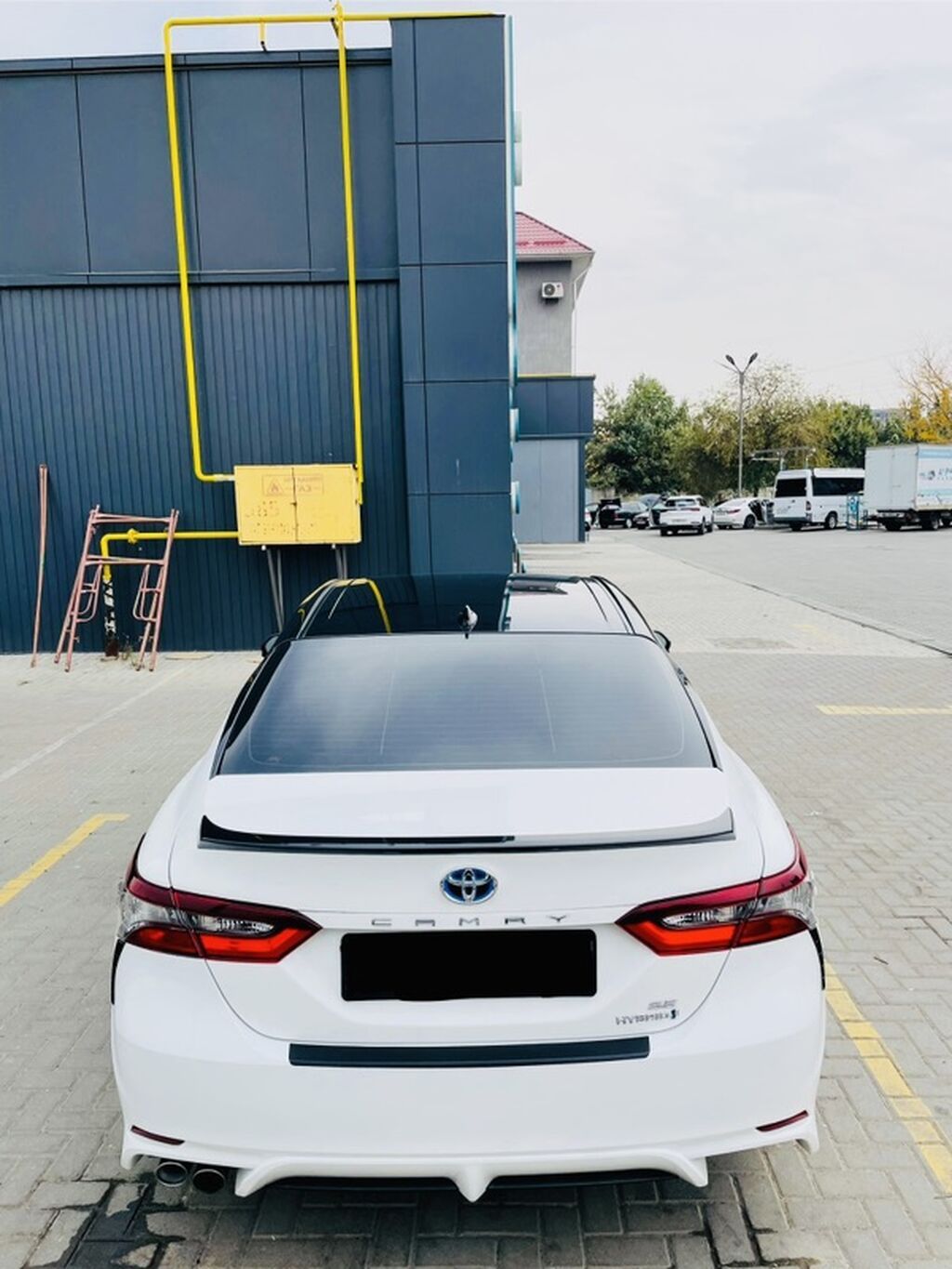 Toyota Camry: 2021 г., 2.5 л, Автомат, Гибрид, Седан: фото 5