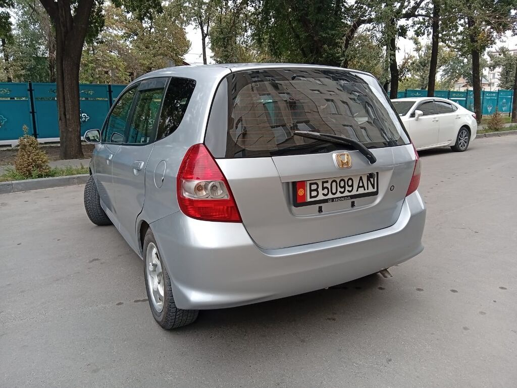 Honda Fit: 2003 г., 1.3 л, Вариатор, Бензин, Хэтчбэк: фото 6