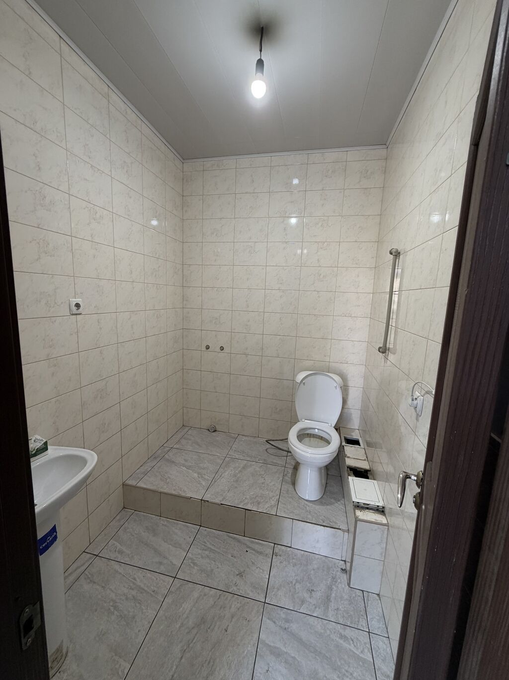Продажа офисов 80 м², С ремонтом, Без мебели, Многоэтажное здание, 1 этаж: фото 4