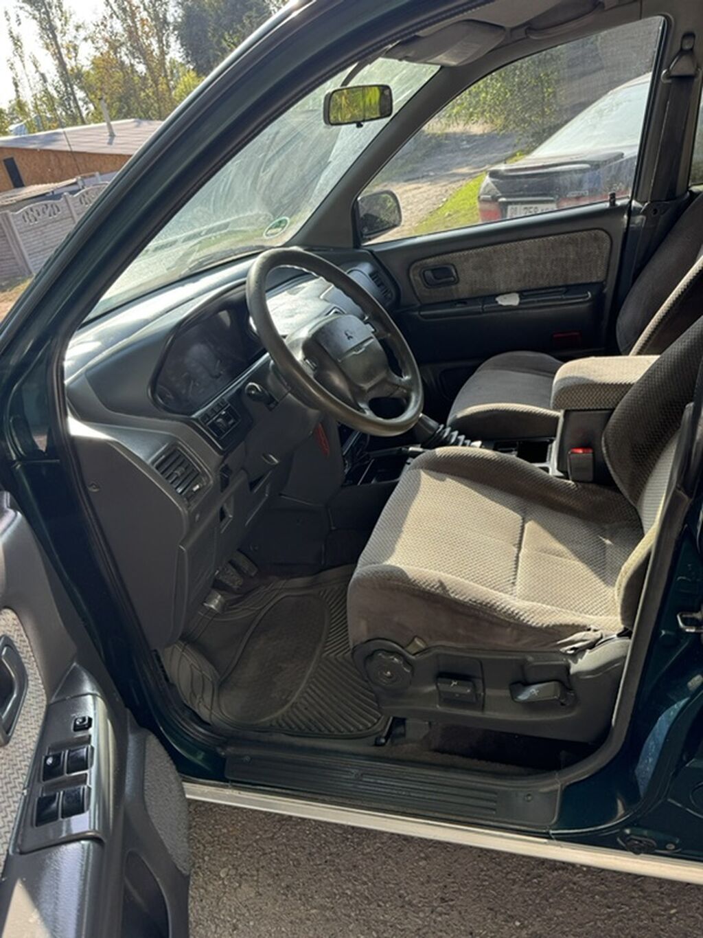 Mitsubishi Space Wagon: 1996 г., 2 л, Механика, Бензин, Минивэн: фото 4