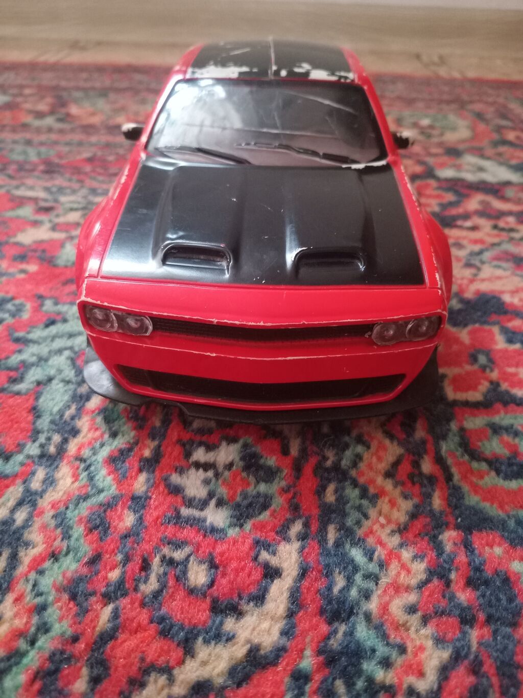 Модель машинки Dodge Challenger – игрушечный автомобиль - Масштаб: фото 2