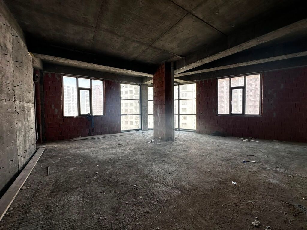 4 otaqlı, Yeni tikili, 218 kv. m
