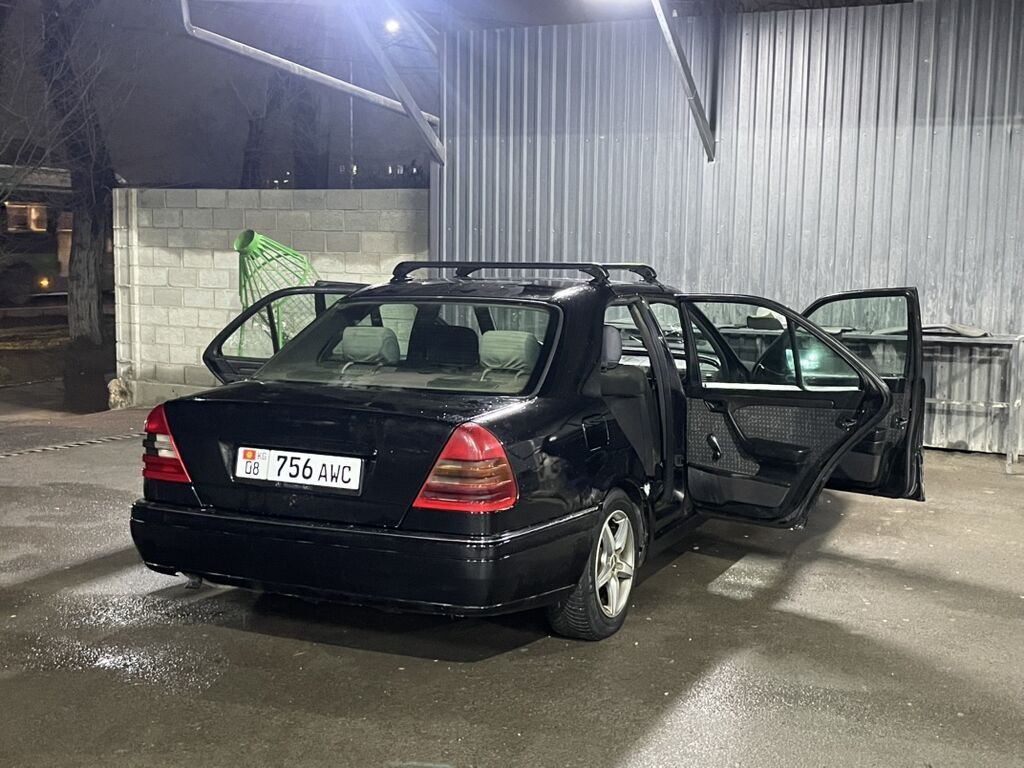 Mercedes-Benz C-Class: 1995 г., 1.8 л, Механика, Бензин, Седан: фото 3