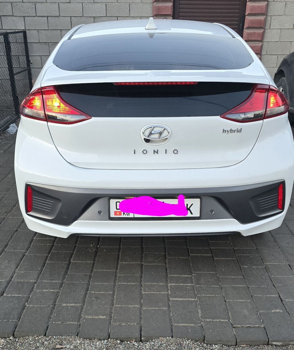 Hyundai Ioniq: 2020 г., 1.6 л, Автомат, Гибрид, Хэтчбэк: фото 1