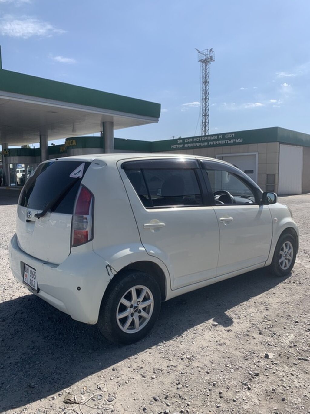 Toyota Passo: 2004 г., 1.3 л, Автомат, Бензин, Хэтчбэк: фото 2