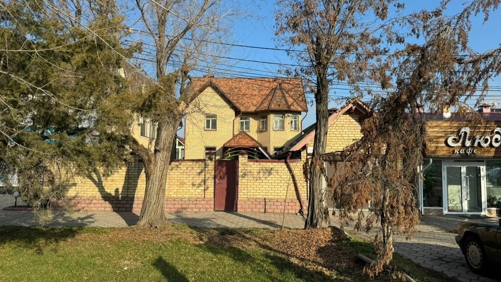 300 м², 8 комнат, Юг-2 мкр: фото 2