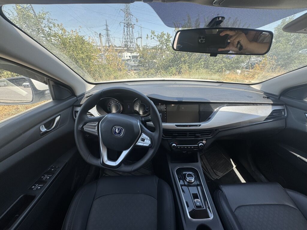 Changan Eado Plus: 2022 г., Седан: фото 5