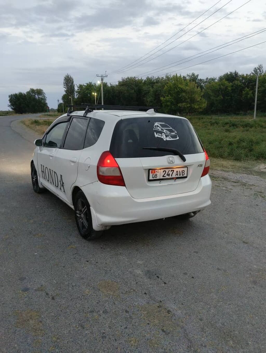 Honda Fit: 2003 г., 1.3 л, Автомат, Бензин, Хэтчбэк: фото 3
