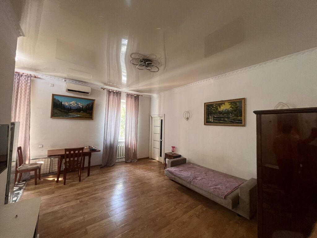 2 комнаты, 45 м², Золотой квадрат Сталинка, 2 этаж, Косметический ремонт: фото 6