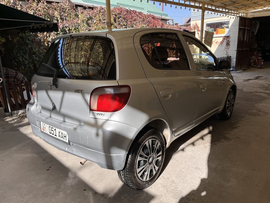 Toyota Yaris: 2000 г., 1.3 л, Автомат, Бензин, Хэтчбэк: фото 3