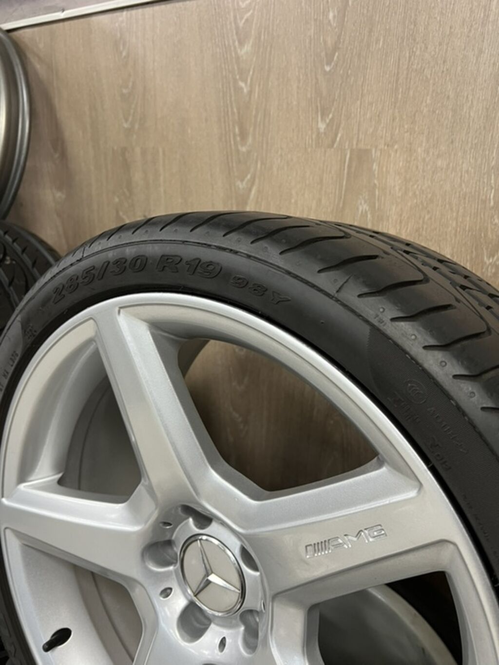 Оригинальные легкосплавные диски Mercedes-AMG с шинами Диски-1400$ — фото 2