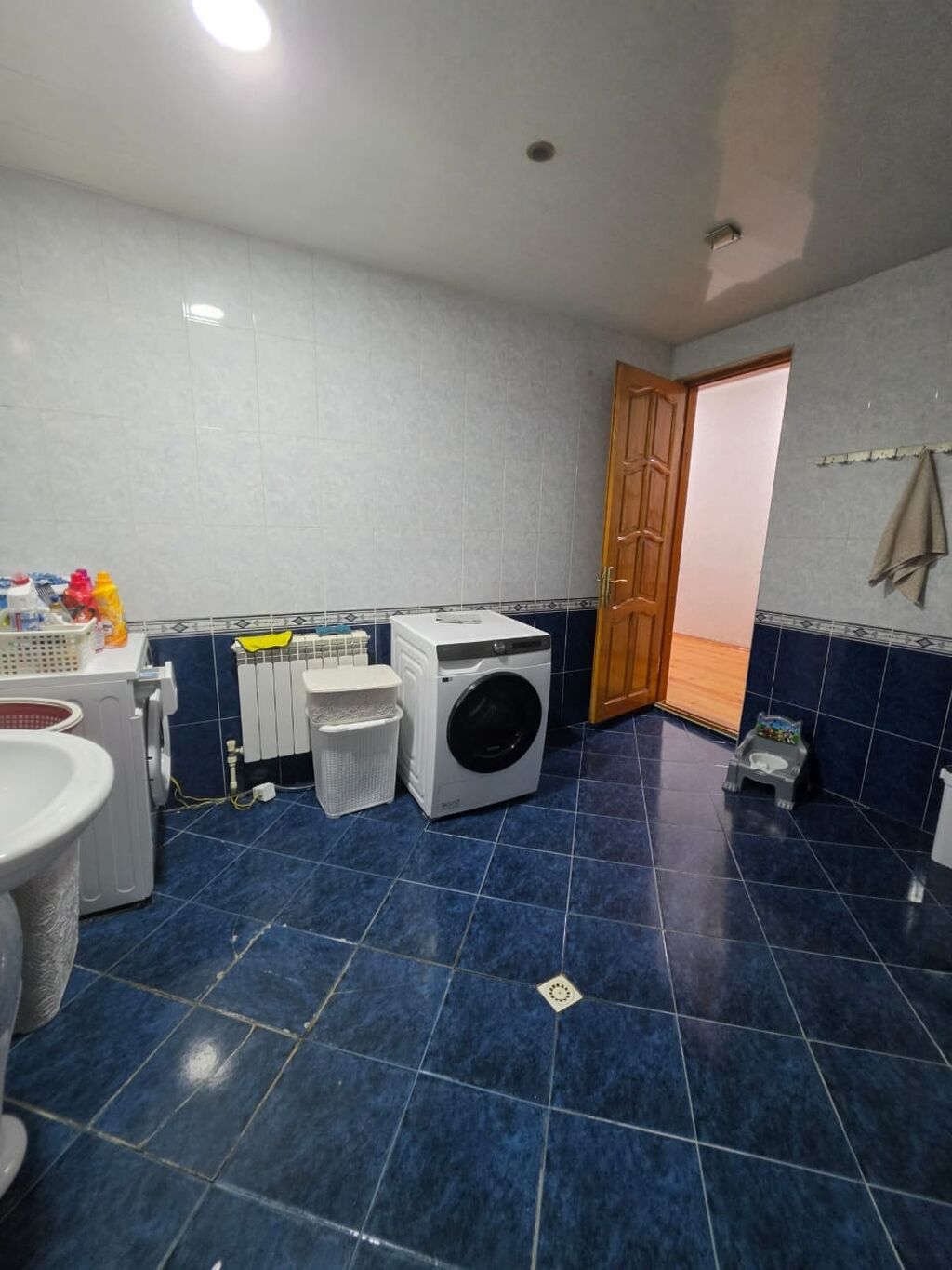 Mehtiabad qəsəbəsi digah yolun ustundə 4 otaqli 2 samuzer evin icində