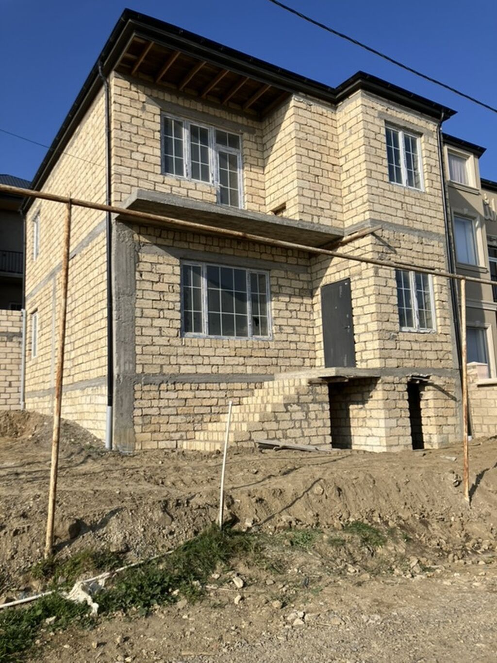 Badamdar qəs. 4 otaqlı, 140 kv. m, Kredit yoxdur, Təmirsiz