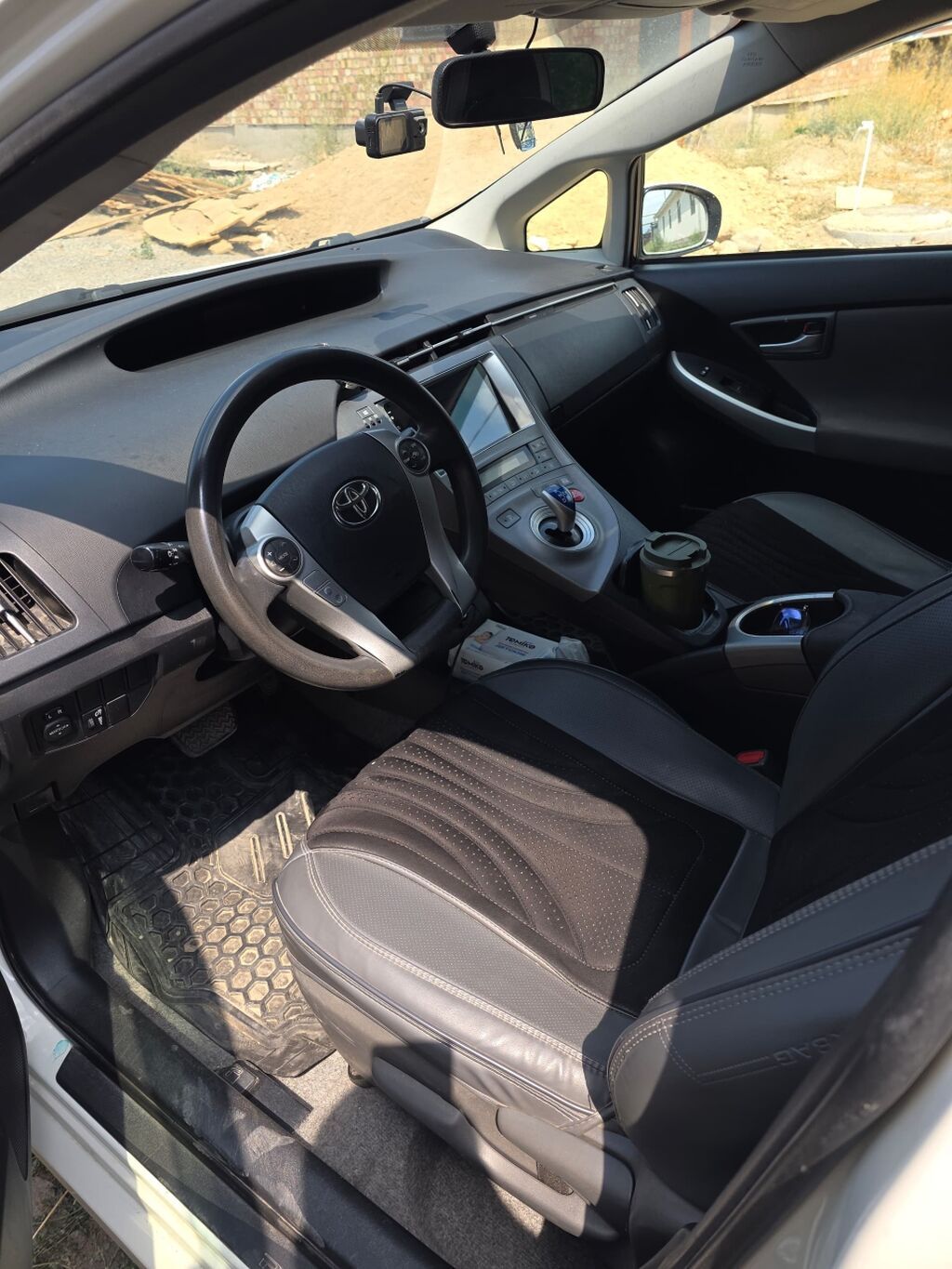 Toyota Prius: 2013 г., 1.8 л, Вариатор, Гибрид, Хэтчбэк: фото 5