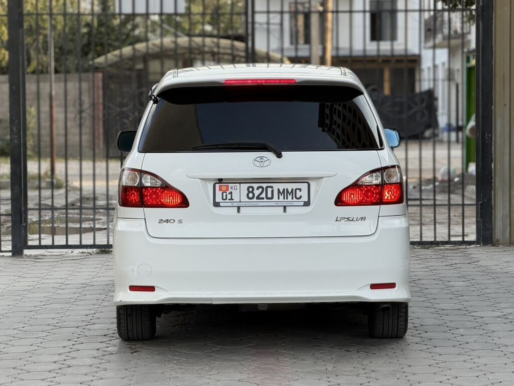 Toyota Ipsum: 2004 г., 2.4 л, Автомат, Бензин, Минивэн: фото 6