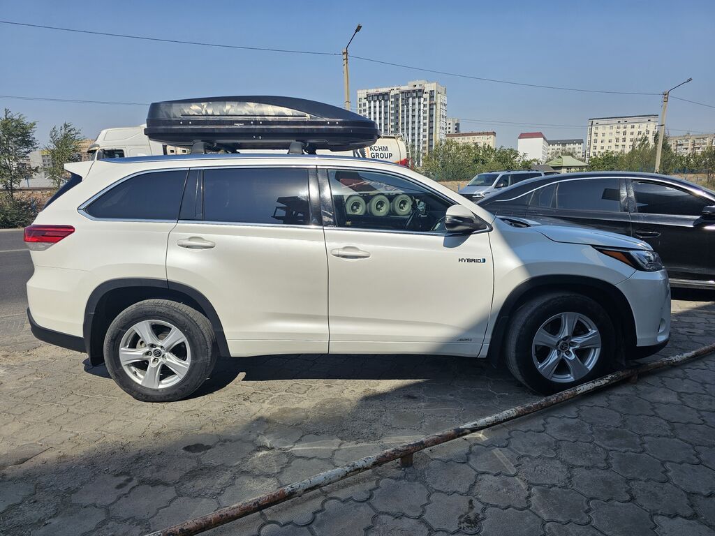 Toyota Highlander: 2018 г., 3.5 л, Автомат, Гибрид, Кроссовер: фото 3