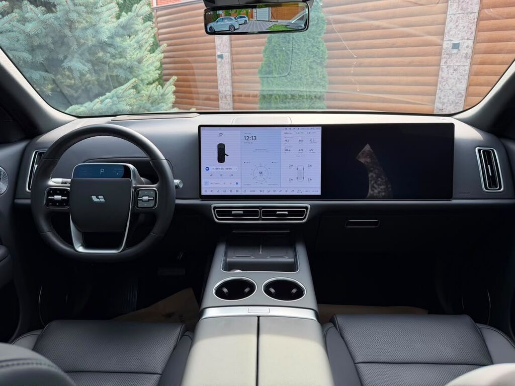 Lixiang L9: 2025 г., 1.5 л, Автомат, Электромобиль, Кроссовер: фото 4