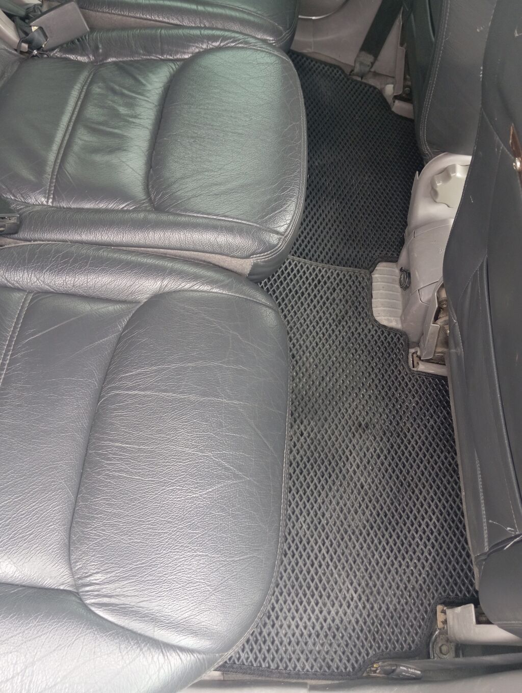 Nissan Tino: 2001 г., 1.8 л, Механика, Бензин, Хэтчбэк — фото 7