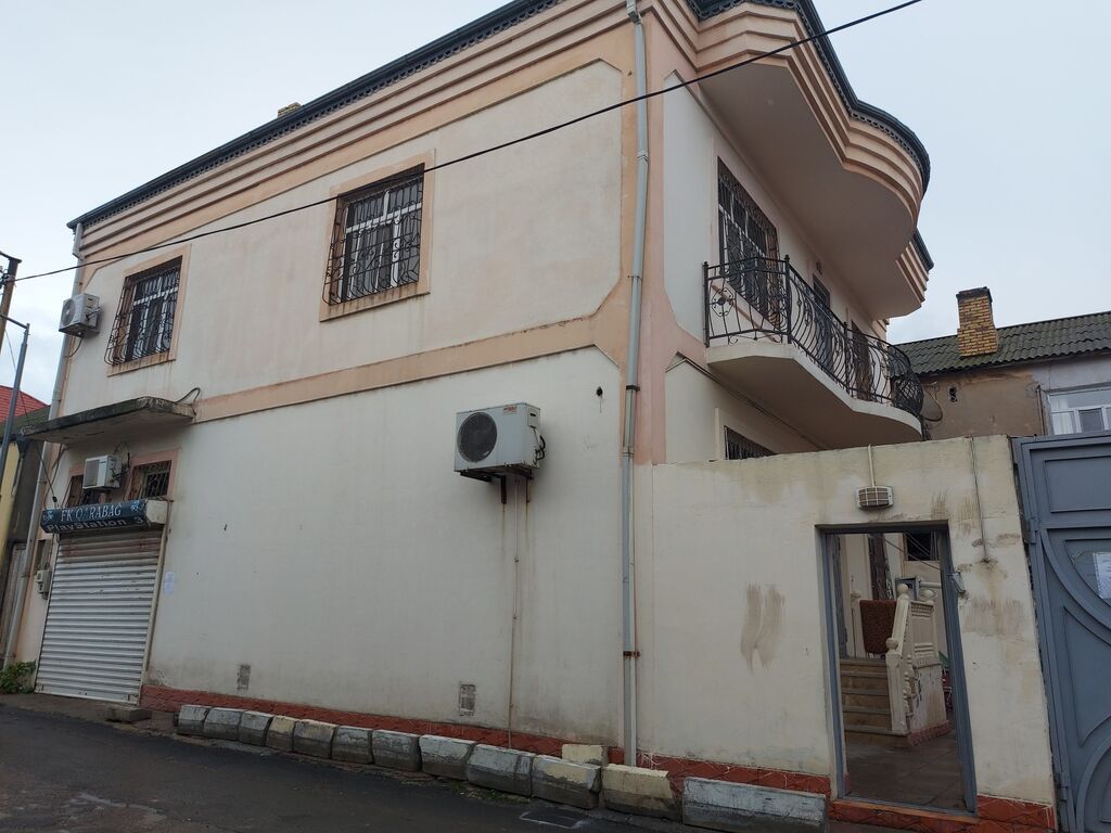 5 otaqlı, 195 kv. m, Yeni təmirli