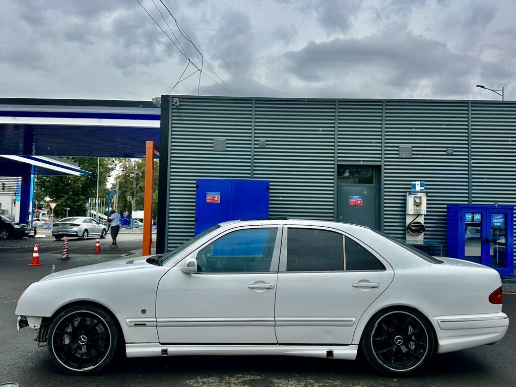 Mercedes-Benz E-класс AMG: 2000 г., 5.4 л, Автомат, Бензин, Седан: фото 6