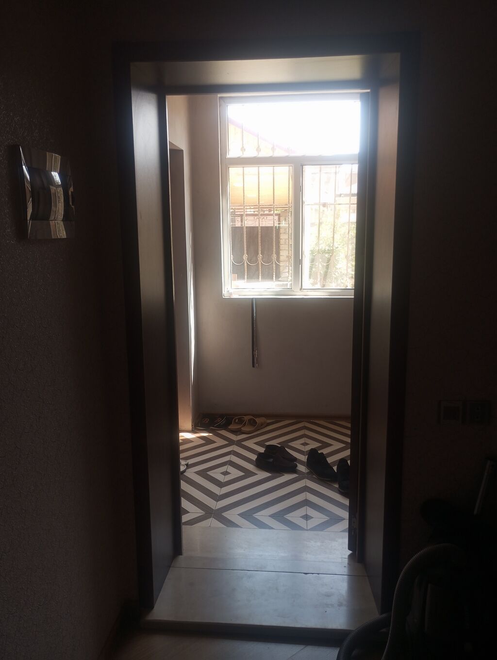 90 kv. m, 3 otaqlı, Artezian quyusu, Telefon, İnternet