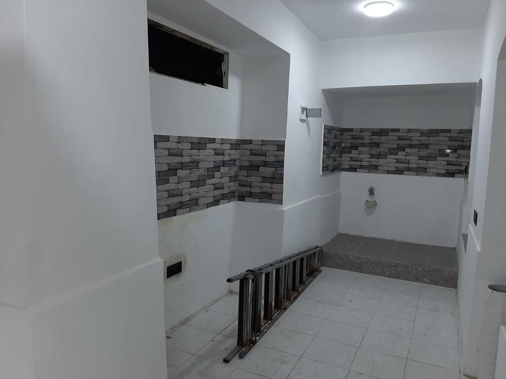 İcarəyə uyğun yeraltı kommersiya sahəsi – şəhər mərkəzində, bank və