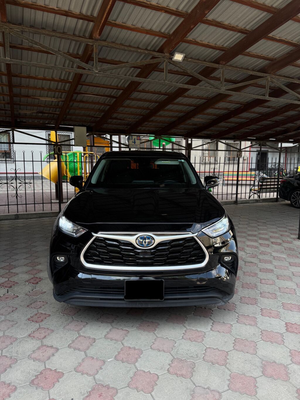 Toyota Highlander: 2021 г., 2.5 л, Вариатор, Гибрид, Кроссовер: фото 1