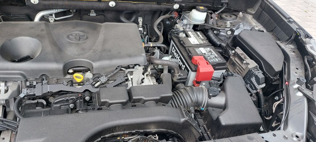 Toyota RAV4: 2019 г., 2.5 л, Автомат, Бензин, Хэтчбэк — фото 6