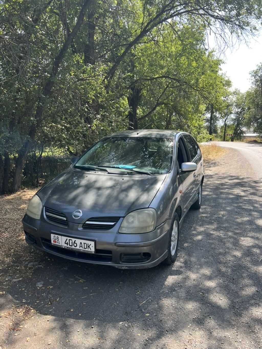 Nissan Almera Tino