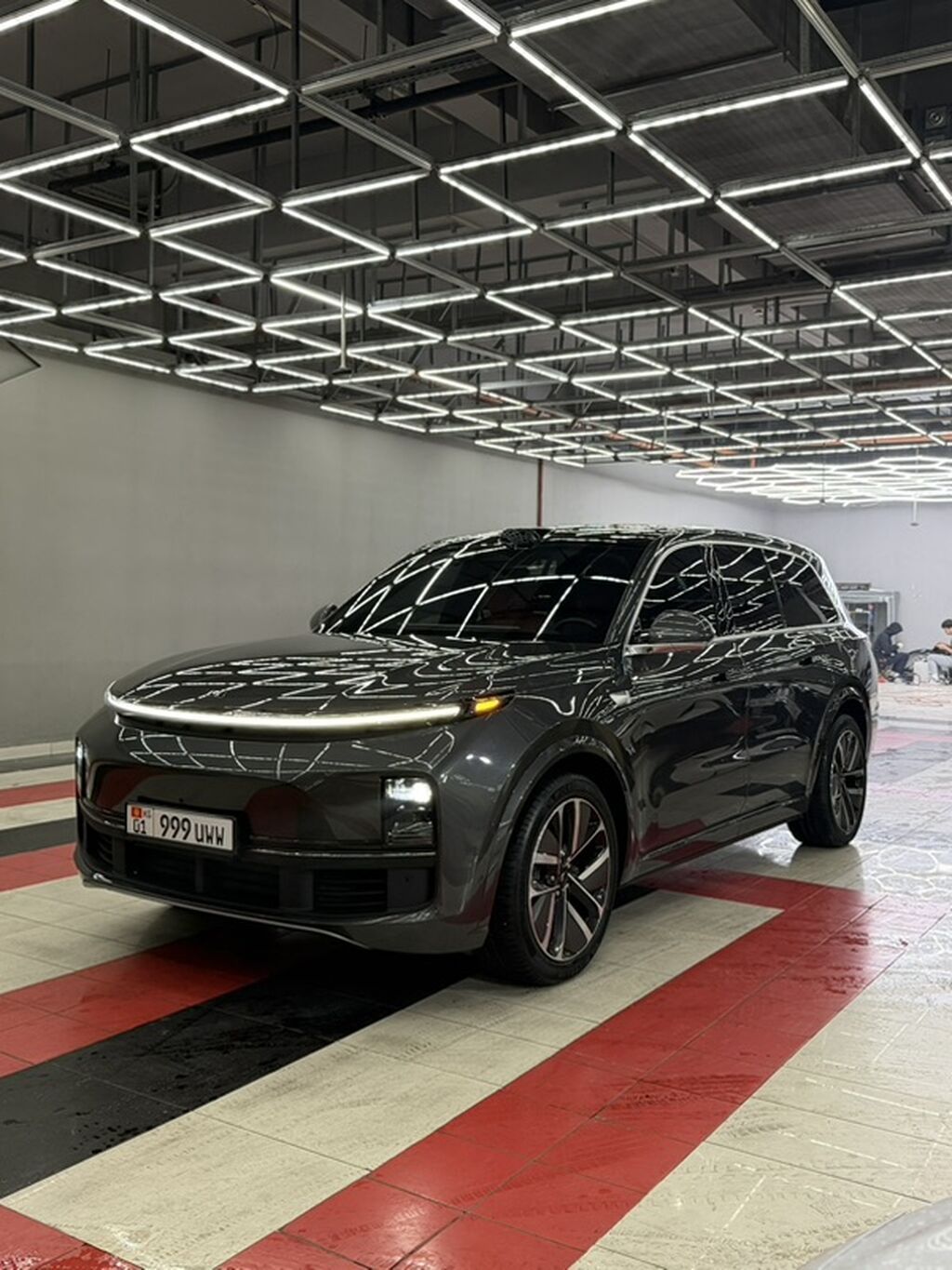 Lixiang L9: 2024 г., 1.5 л, Робот, Электромобиль, Внедорожник: фото 2