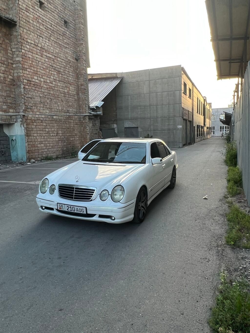 Mercedes-Benz E-Class: 2001 г., 3.2 л, Автомат, Бензин: фото 2