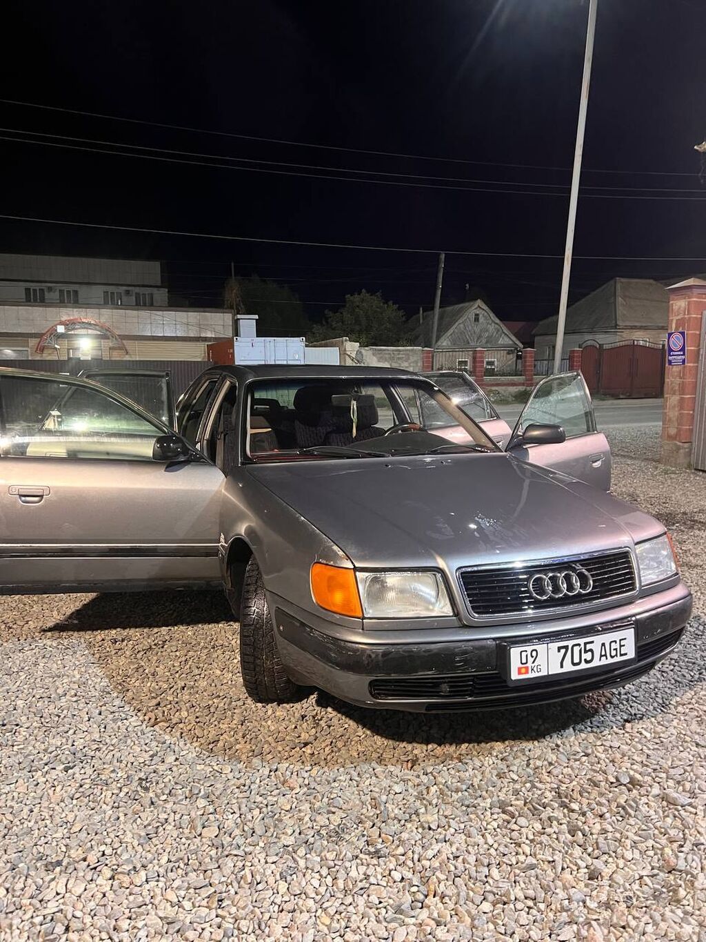 Audi A6: 1994 г., 2.6 л, Механика, Бензин, Седан: фото 3