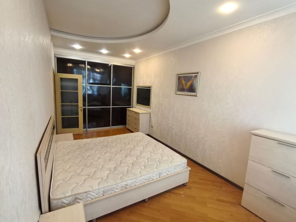 ✨ Tibb Universitetinin Yanında, "Avtoservis MTK"-da 195 m² 4 Otaqdan 3