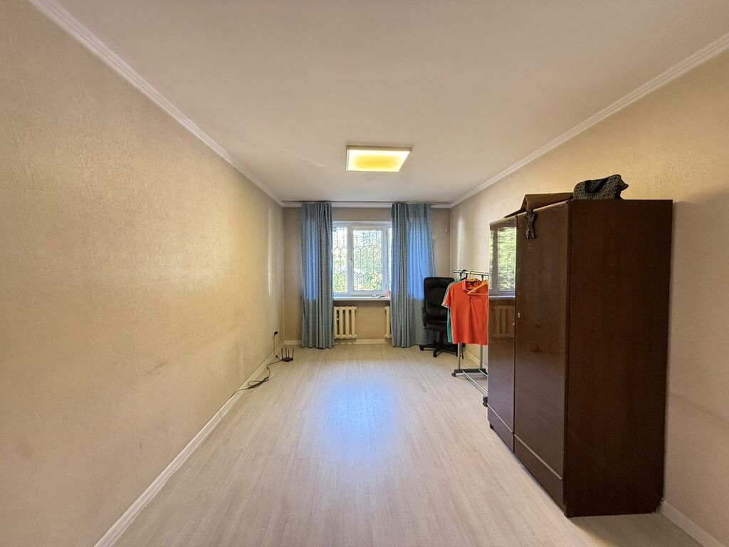 Продается 3 х ком кВ в центре Бишкека по ул . Советская( Байтик: фото 2