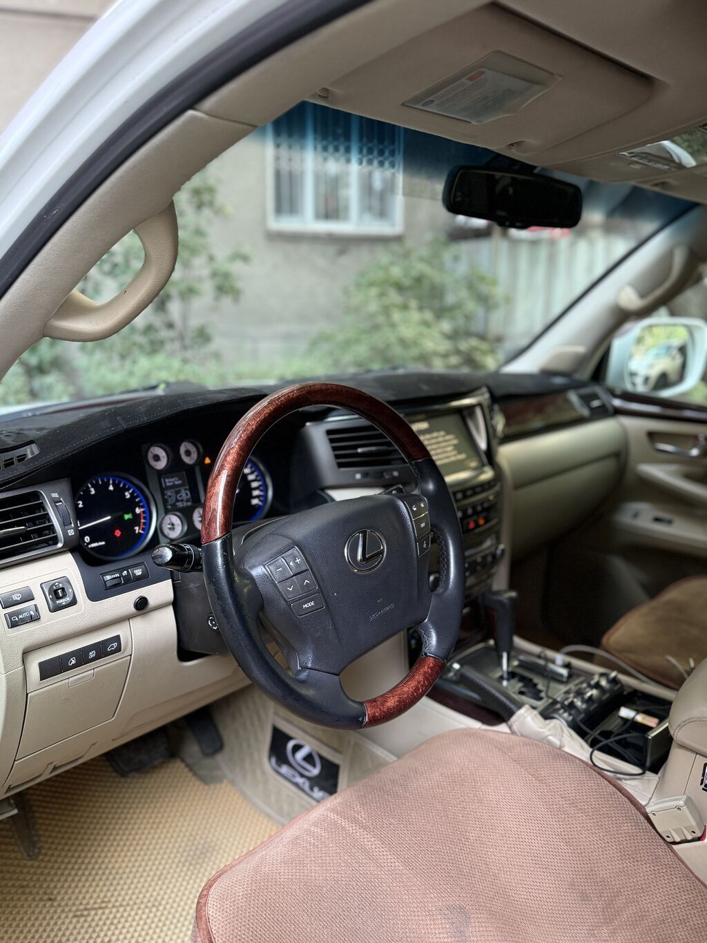 Lexus LX: 2009 г., 5.7 л, Типтроник, Газ, Внедорожник: фото 7