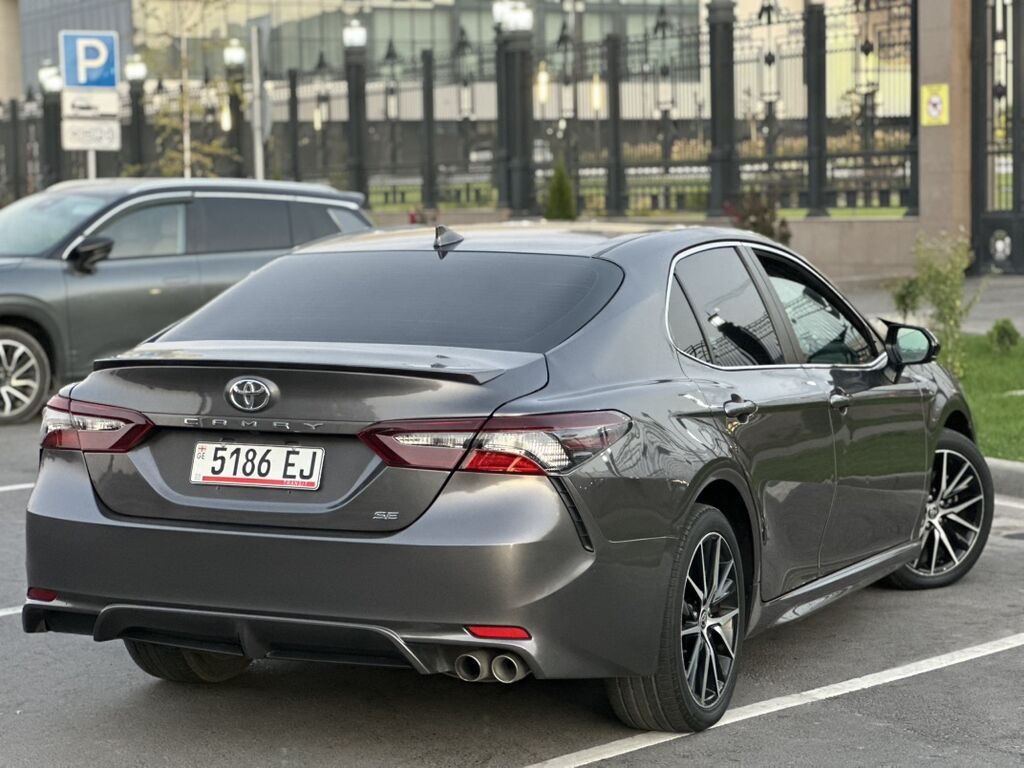 Toyota Camry: 2020 г., 2.5 л, Автомат, Бензин, Седан: фото 3