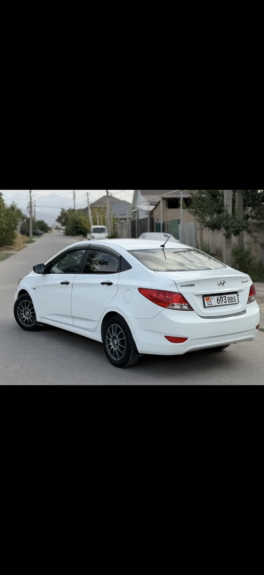 Hyundai Accent: 2013 г., 1.6 л, Автомат, Бензин, Седан: фото 2