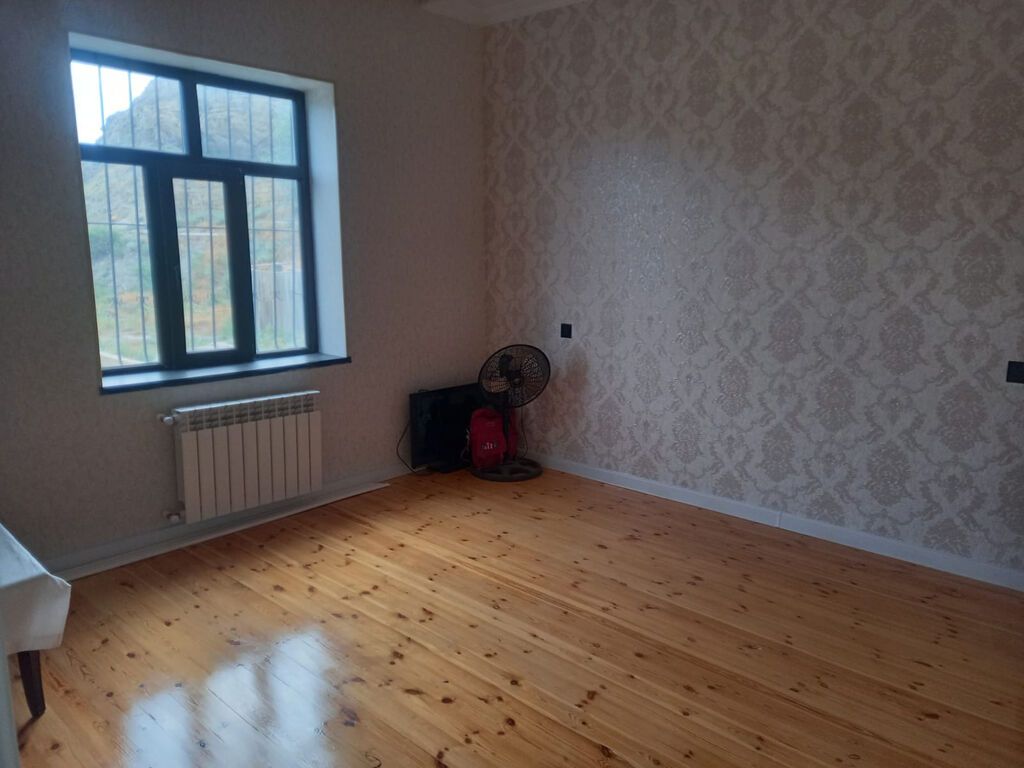 Binəqədi qəs. 4 otaqlı, 130 kv. m, Kredit yoxdur, Orta təmir