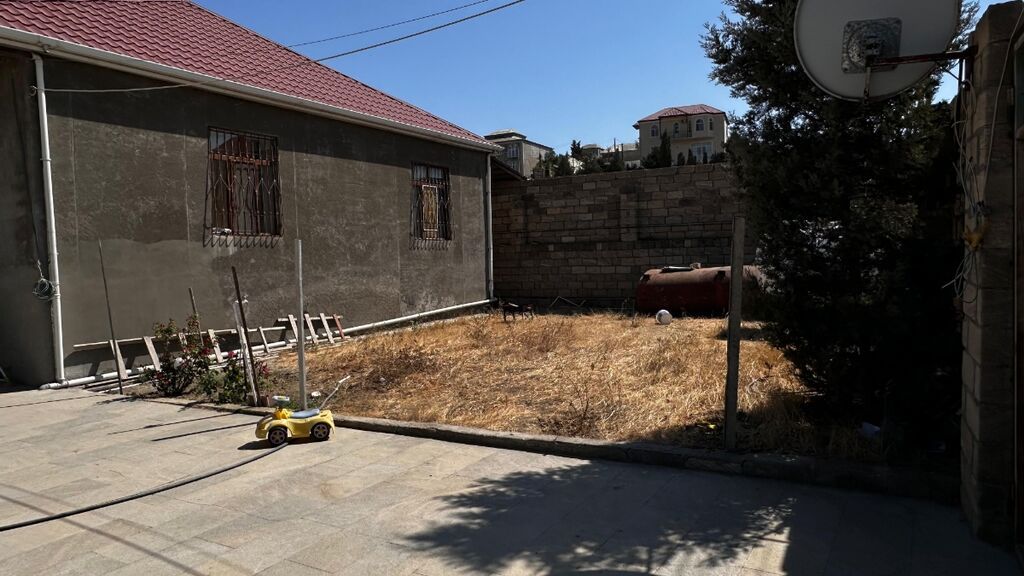Satılır: geniş və işıqlı mənzil (şəklin təqdim etdiyi plan)